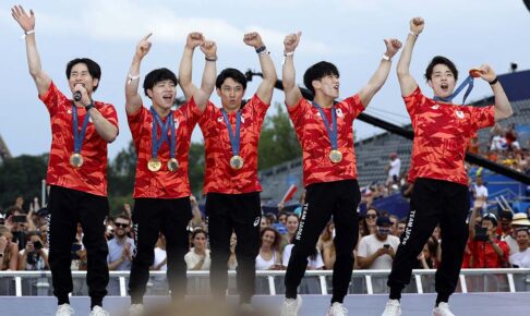 金メダル体操男子団体の人気が止まらない　萱和磨、橋本大輝は英語スピーチ、杉野正尭は日本語絶叫＆ダンスで海外ファン沸かせる【パリ五輪2024】