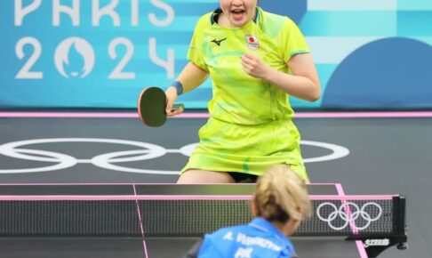 卓球女子団体　日本が3－0快勝で8強入り　16歳張本美和が圧巻五輪デビュー　左腕満身創痍の早田はダブルスのみ出場、負担最小限で準々決勝へ