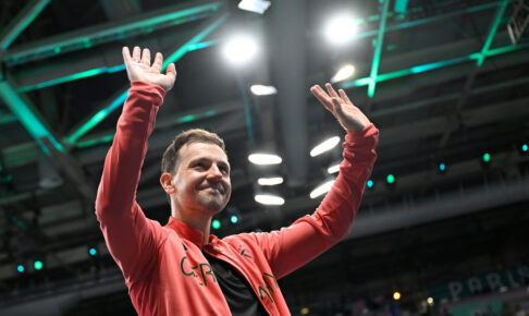 「卓球界の巨人が退く」ドイツの43歳皇帝が残した驚愕スタッツ　国際大会引退に大合唱、独放送局がデータを紹介「中国選手が恐れた」【パリ五輪2024】