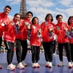 「ウォォ!すごい!」フィギュア坂本花織、2年半越しのメダル授与式が実現 レスリング文田健一郎の金メダルを手に大興奮【パリ五輪2024】 「ウォォ!すごい!」フィギュア坂本花織、2年半越しのメダル授与式が実現 レスリング文田健一郎の金メダルを手に大興奮【パリ五輪2024】