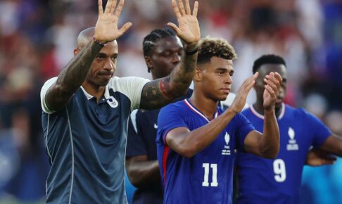 開催国フランス、スペインに敗れて銀メダル　壮絶打ち合いに屈するも……アンリ監督「成し遂げた仕事は誇り」と胸を張る【パリ五輪2024】