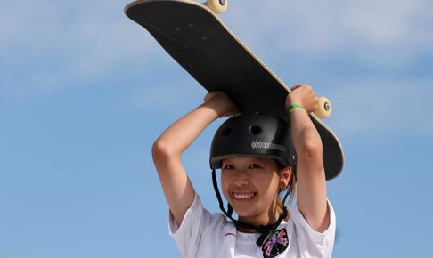 スケボー14歳の金メダリスト吉沢恋、伝統の一戦で始球式　阪神OB・赤星憲広氏が驚いた能力とは……「何よりしゃべり」