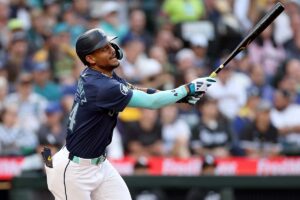 【MLB】「打率.215」マリナーズが48年間の“球団ワースト記録”更新の危機も……優勝争いに食らいつく極端なチーム編成