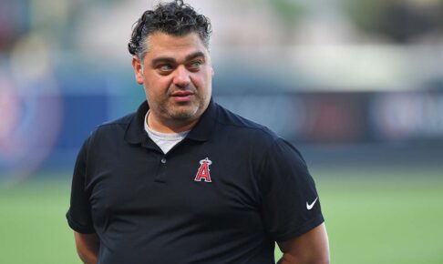 【MLB】低迷エンゼルス、ミナシアンGMとの契約延長を発表　ファン反発「トラウタニがいてもプレーオフに行けなかったのに……」　