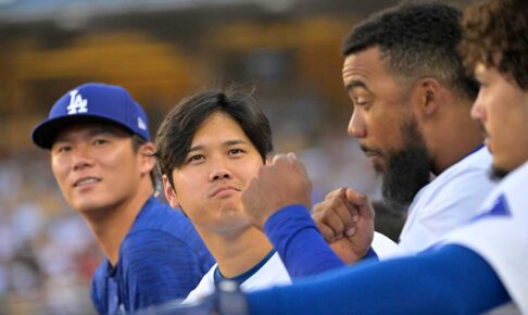 【MLB】47号で味方打線に着火した大谷翔平、山本由伸が2試合連発"エドマン砲”を笑顔で祝福　山本は拍手で大喜び