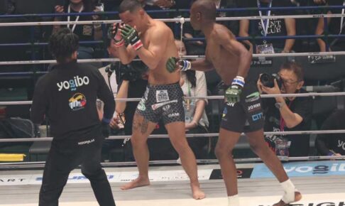 【RIZIN】新井丈、南ア戦士の打撃でボコボコに　身長差12cm…ファン心配「ダメージ大丈夫？」