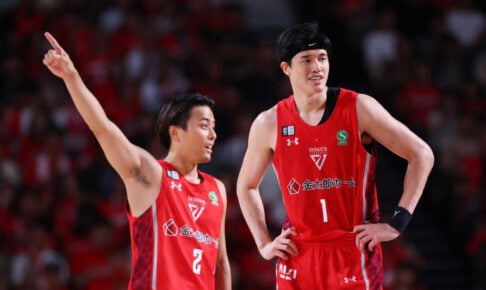 千葉ジェッツが開幕戦白星スタート “Bリーグデビュー”の渡邊雄太が16得点、富樫勇樹が13得点 千葉ジェッツが開幕戦白星スタート “Bリーグデビュー”の渡邊雄太が16得点、富樫勇樹が13得点