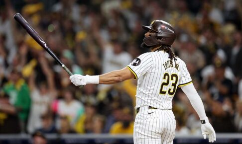 【MLB】パドレス、タティスJr.の“PS4号アーチ”で地区シリーズ突破へ王手　ドジャースは崖っぷち「祈りを捧げましょう」
