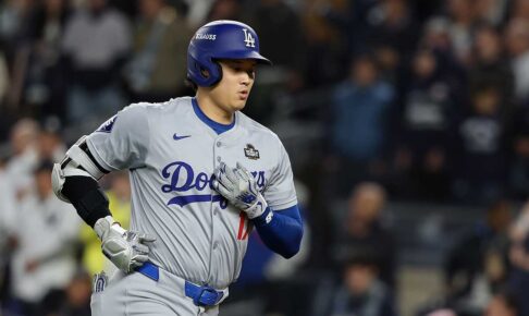【MLB】「吊り具を着けているようだ」“強行出場”の大谷翔平に、米放送局・記者らが注目　「肩が不用意な動きをしないように」