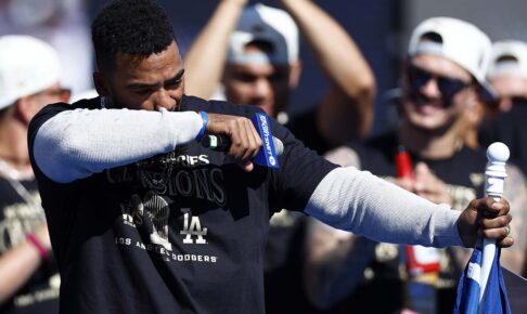【MLB】「本当にありがとう」FAテオスカーが歓喜の男泣き、これでお別れの可能性も……　大観衆に感謝「君たちが夢を叶えてくれた」