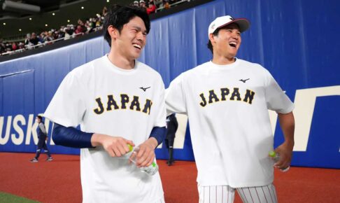 【MLB】「彼を捕まえた」大谷翔平が佐々木朗希獲得のキーマン？　現地記者が契約直前の裏側に言及「オオタニはドジャースの幹部に……」