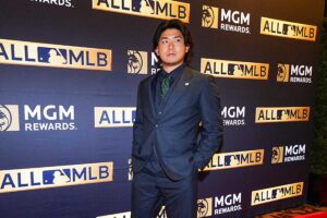 【MLB】今永昇太、表彰式での熱唱を振り返り……「もっと練習して、いつでも歌えるように準備する」と爆笑誘う　佐々木朗希の活躍には太鼓判