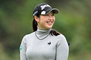「双子かと思った」　小祝さくらとお揃いコーデ、笑顔まで瓜二つな21歳女王に反響「偶然とは…」