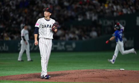 【プレミア12】戸郷翔征が“痛恨”2被弾で一挙4失点 中盤で侍ジャパンが劣勢に 【プレミア12】戸郷翔征が“痛恨”2被弾で一挙4失点 中盤で侍ジャパンが劣勢に