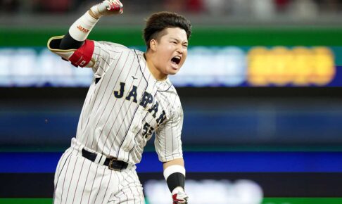 【MLB】ドジャースの帽子を被った村上宗隆に米メディア反応 「チームは佐々木朗希との契約はまだだが、すでに別の日本人スターと関係」 【MLB】ドジャースの帽子を被った村上宗隆に米メディア反応 「チームは佐々木朗希との契約はまだだが、すでに別の日本人スターと関係」