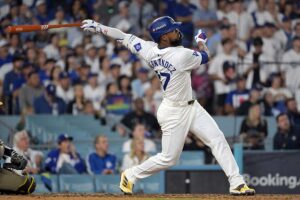 【MLB】なぜテオスカーのトレード話は消えないのか……「タッカーやベリンジャーを逃したチームの代替案」と米メディア指摘