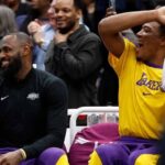 「レブロンに…絡める八村すごい」 14歳年上の超レジェンドにじゃれ合える信頼関係、驚きの声 「レブロンに…絡める八村すごい」 14歳年上の超レジェンドにじゃれ合える信頼関係、驚きの声