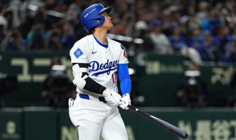 【MLB】大谷翔平の今季1号が“物議”を醸す……米メディアが問題提起も、ファンからは「審判の判定は正しかった」の声殺到