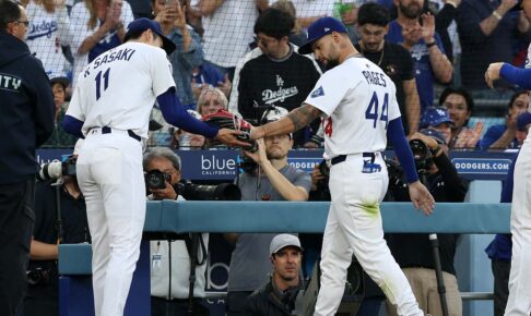 【MLB】佐々木朗希を救ったド軍中堅手のファインプレー「パヘスが窮地から救う」　満塁の大ピンチを助ける好守で右腕に応える
