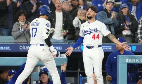 【MLB】テオスカーが体調不良も……ド軍今季初の二桁安打で「攻撃陣に明るい兆し」と公式ブログ　“ヒマワリの種シャワー”はパヘスが代役