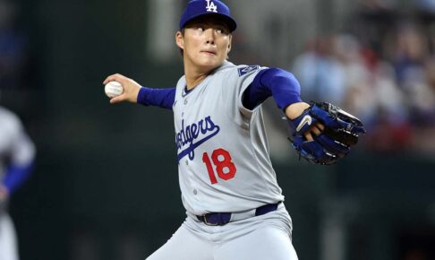 【MLB】「防御率0.93」山本由伸、最強右腕デグロムとの“快投劇”を米メディア絶賛　7回無失点10奪三振に「凄まじい投手戦だ」