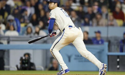 【MLB】「オオタニが3度目の長打を放つ」大谷翔平、左中間への適時二塁打で4度目猛打賞　6つ目の盗塁成功で足でも魅了