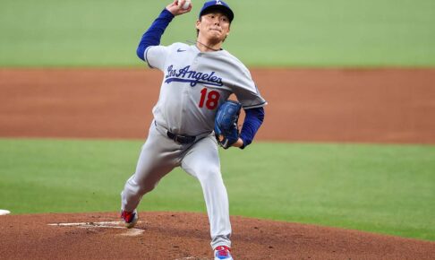 【MLB】山本由伸ヒヤリ、あわや“顔面直撃”の弾丸ライナーを好捕　公式称賛のファインプレー「171キロを奪い取った」
