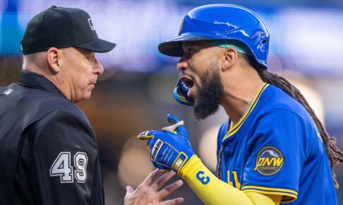 【MLB】「史上最悪の判定」完全なボール球がストライクに、マリナーズ主将が激高し退場処分　昨季も“誤審騒動”の審判