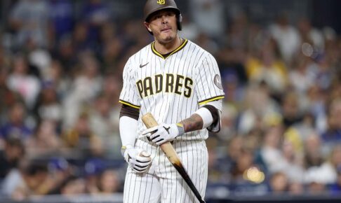 【MLB】“ブチ切れ”マチャドがドアップに……ストライク判定で詰められる「審判カメラ」が迫力満点　米記者「今シーズン最高の瞬間だ」