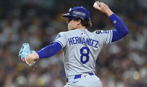 【MLB】「ドジャースから愛される存在」現地記者が語る“お祭り男”キケの魅力　ヘルメットは米殿堂から依頼も　再契約の行方にも注目