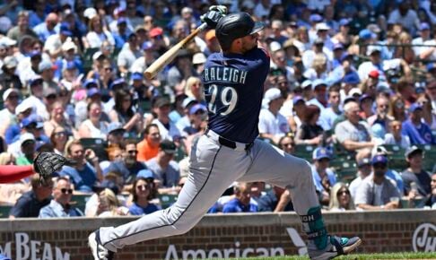 【MLB】マリナーズ主砲ローリー、今季6度目の1試合2発“28号29号アーチ”でジャッジに3本差　米記者驚愕の「捕手史上最多本塁打」