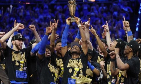 【NBA】今季3冠のギルジャスアレクサンダー、リーグ史上最高額で契約合意 “ジョーダン超え”の活躍で46年ぶりのチーム優勝に貢献 【NBA】今季3冠のギルジャスアレクサンダー、リーグ史上最高額で契約合意 “ジョーダン超え”の活躍で46年ぶりのチーム優勝に貢献