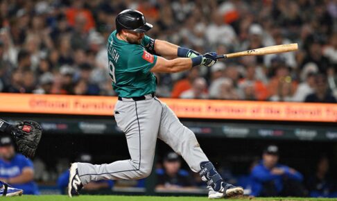 【MLB】本塁打王ローリー、殿堂入りレジェンドを超える“捕手史上2位”の46号アーチ　「OPS.696→1.028」急成長の右打席で記録更新