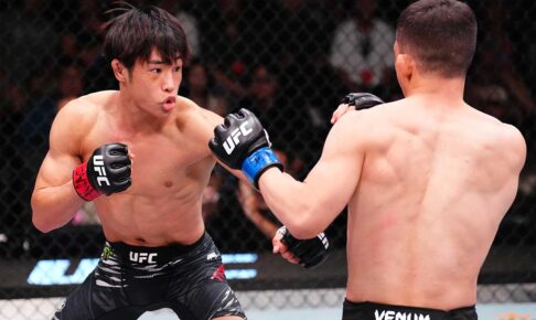 【UFC】平良達郎、打撃も効かせて2R“フェイスクランク”一本勝ち　「このレベルでこの勝ち方はすごい」と川尻達也氏も大興奮