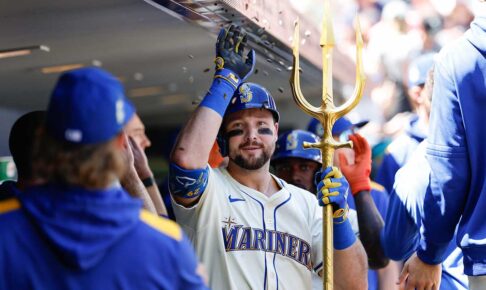 【MLB】スイッチヒッターの本塁打王ローリー、現在の「左右別打撃成績」は？　左打ちだけでも本塁打はリーグ4位