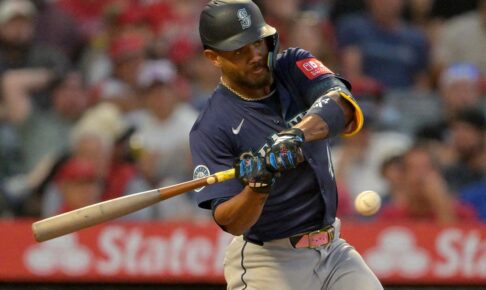 【MLB】AL西地区優勝争い、マリナーズが同率アストロズに先勝で「単独首位浮上」　イチローの“愛弟子”フリオら計4本塁打で完封リレー