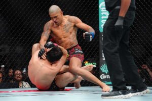 【UFC】ペレイラ、ダイレクトリマッチで“秒殺”王座奪還劇　タイトル戦6度目のKOは“殿堂入り”シウバに次ぐ史上2人目の快挙