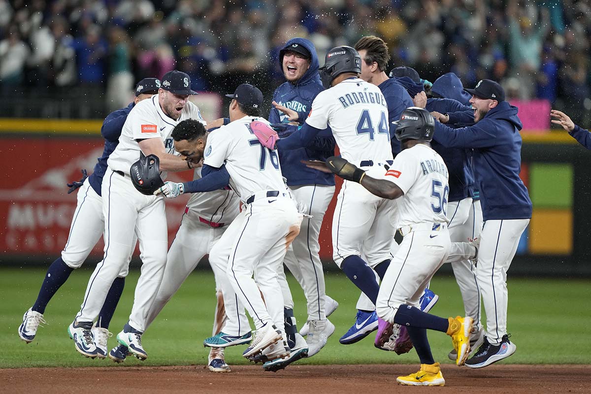 マリナーズ、延長15回の激闘「ポランコの適時打」でサヨナラ勝利　24年ぶりリーグ優勝決定S進出　球団史上初の世界一へ前進