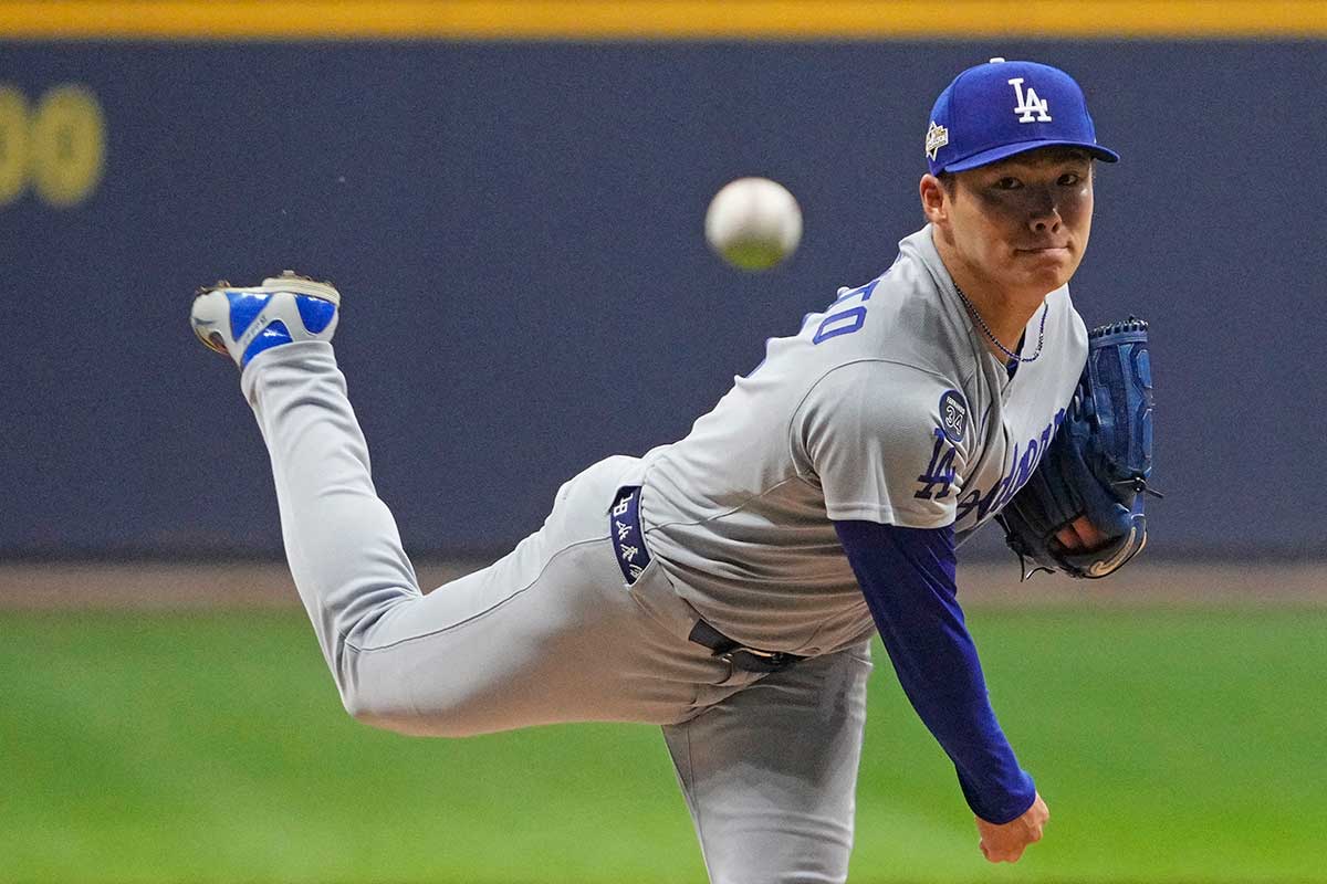 【MLB】山本由伸、WS第6戦“背水の陣”で6回1失点 地元メディア絶賛の快投劇「ヨシはえげつなかった」 【MLB】山本由伸、WS第6戦“背水の陣”で6回1失点 地元メディア絶賛の快投劇「ヨシはえげつなかった」