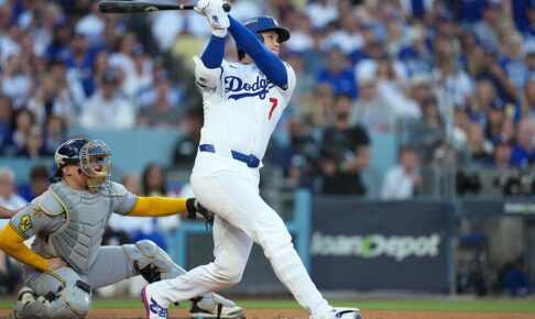 【MLB】大谷翔平、自身を援護の“187キロ”二刀流アーチ　米記者絶賛の一発「史上初の投手による先頭打者弾だ」