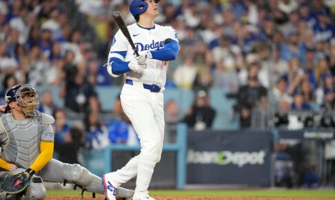 【MLB】大谷翔平、二刀流で驚愕の1試合2発“188キロ”場外アーチ「地球上でもっとも偉大な野球選手だ」　同僚フリーマンも頭抱える特大弾