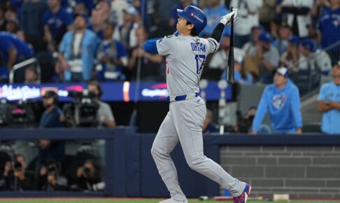 【MLB】大谷翔平、大量ビハインドから“滞空時間6.3秒”WS初アーチ　実況驚きの高弾道「あれが入るんですね……」