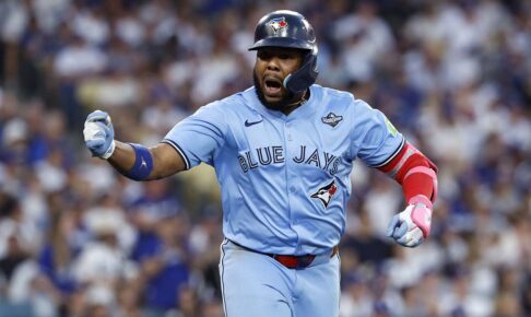 【MLB】「大谷翔平には苦戦しなかったが……」ゲレーロJr.が絶賛した山本由伸　WS圧巻のパフォーマンスに「本当に厄介だった、脱帽する」