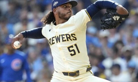 【MLB】ドジャースの大型補強は止まらない？　次なるターゲットはブルワーズのタフネス右腕か……「先発陣の耐久性に懸念」と米メディア