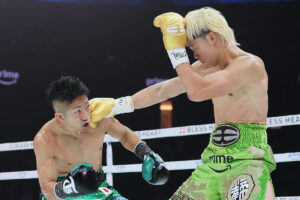 井上拓真（左）と那須川天心（C）産経新聞社