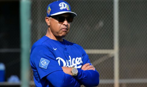 【MLB】「現状に満足するな、こだわり続けろ」ロバーツ監督が説いた王者ドジャースの心構え　クラブハウスで熱弁振るう「3連覇狙うぞ」