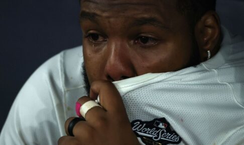 【MLB】「大の男たちがみんなで泣いていた」ドジャースに敗れた衝撃……ブルージェイズのWS舞台裏を米メディアが特集