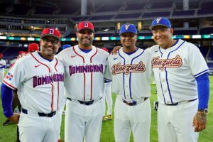 ドミニカとベネズエラはスタッフにもかつてのMLBスターが名を連ねている（左からポランコ、プホルス、マルティネス、カブレラ）