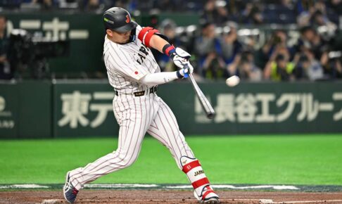 韓国戦でHRを放った侍ジャパン・鈴木誠也