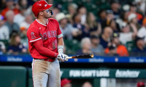 【MLB】「かつてのスイングを取り戻した」トラウト、弾丸アーチで開幕から2戦連発……スズキ新監督も絶賛「自信に満ちている」